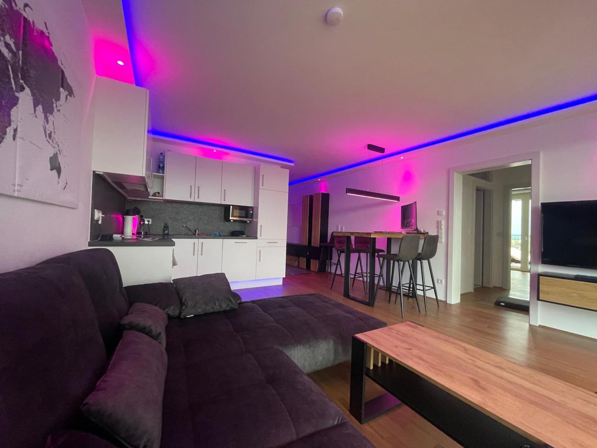 100 Qm Penthouse, Self-Check-In, 2 Parkplaetze Apartamento Graz Exterior foto