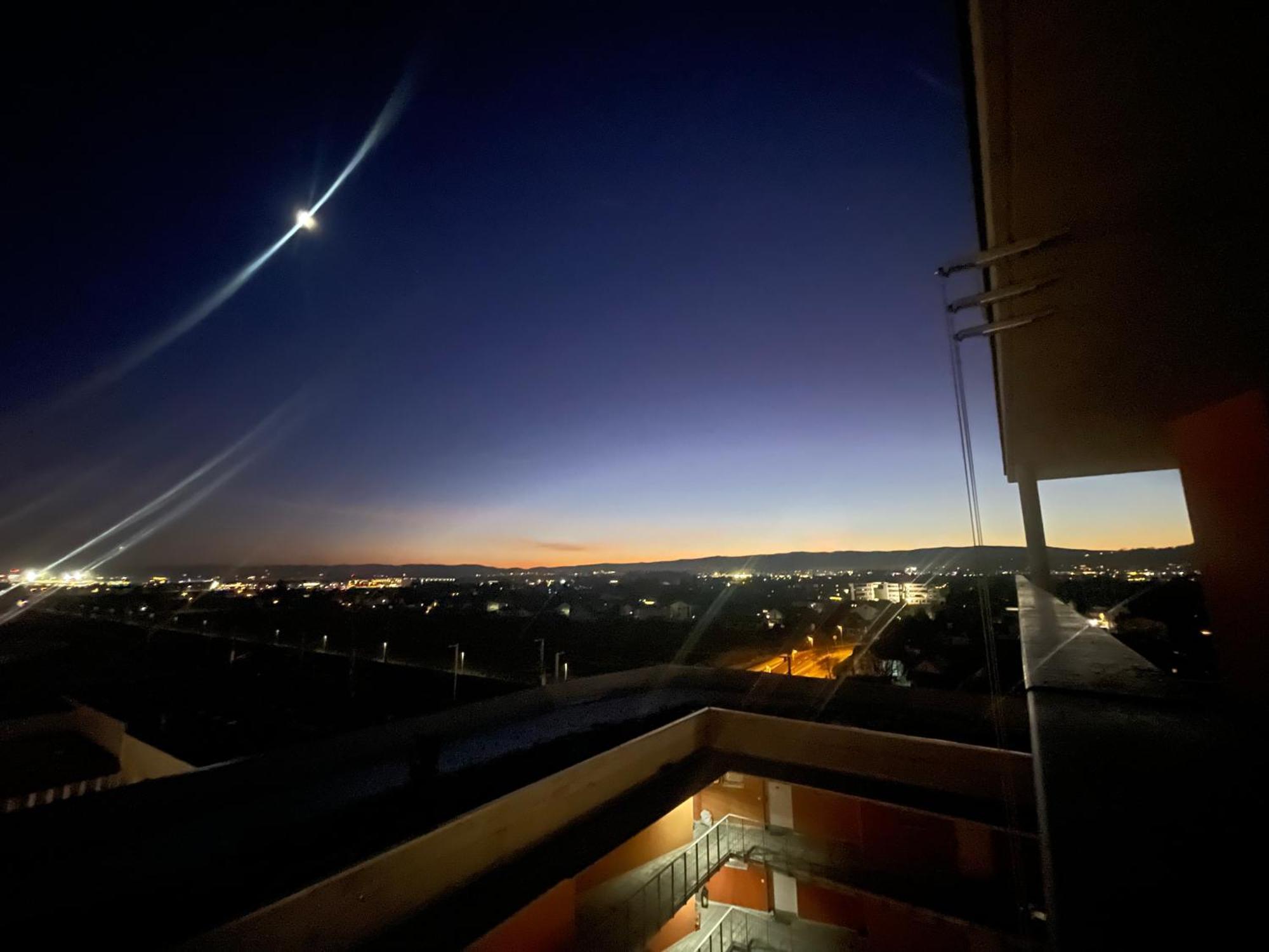 100 Qm Penthouse, Self-Check-In, 2 Parkplaetze Apartamento Graz Exterior foto
