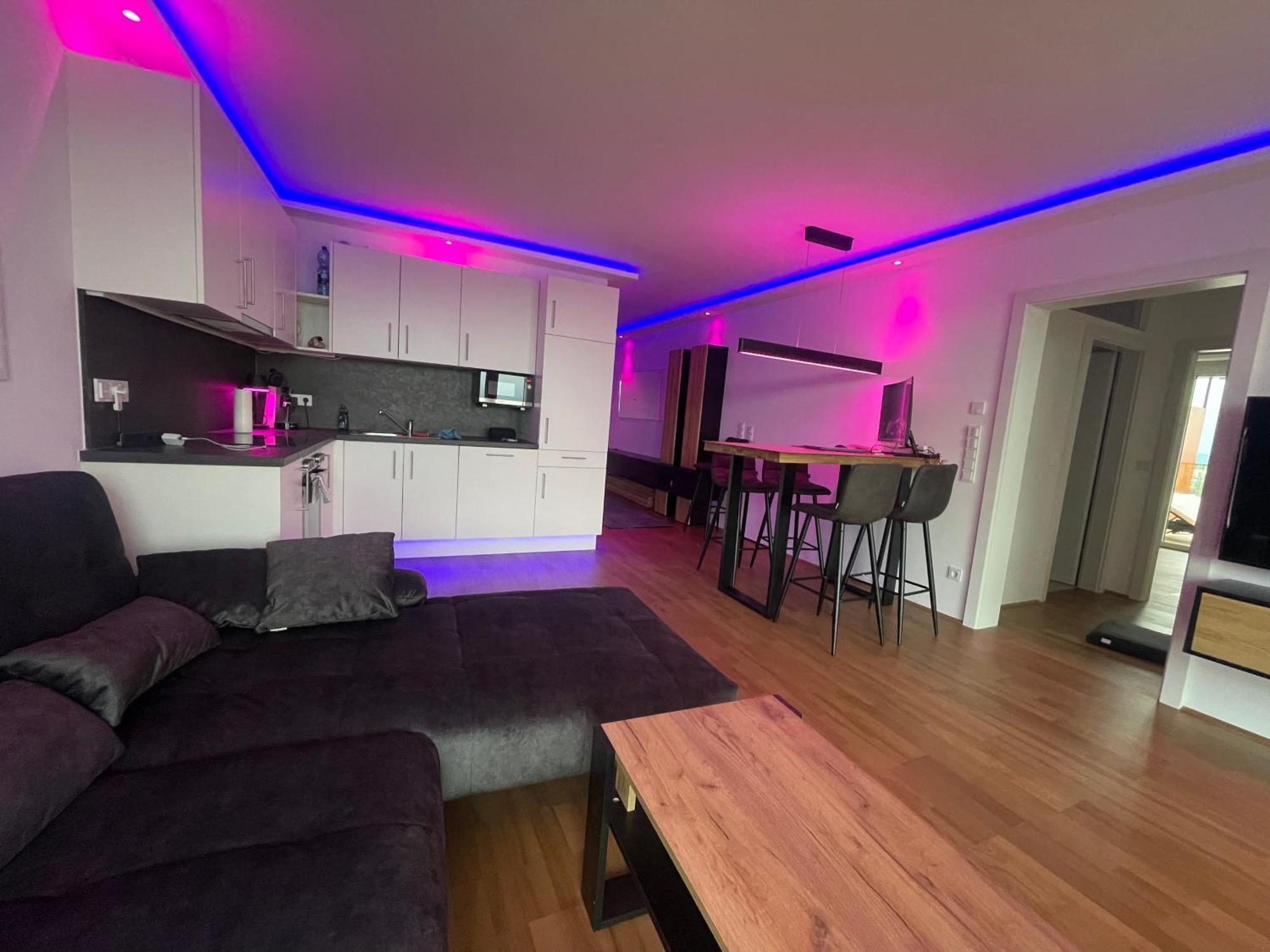 100 Qm Penthouse, Self-Check-In, 2 Parkplaetze Apartamento Graz Exterior foto