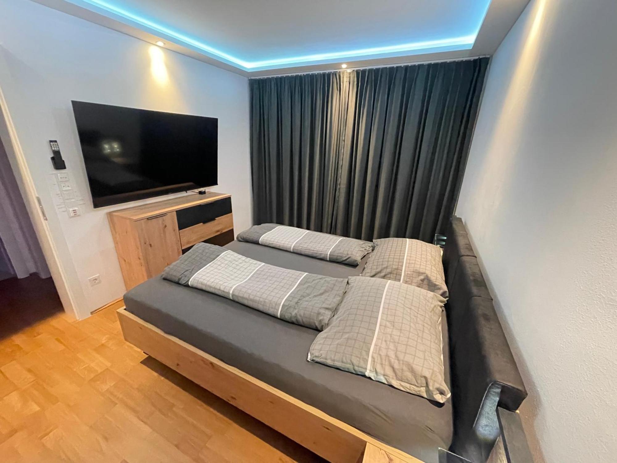 100 Qm Penthouse, Self-Check-In, 2 Parkplaetze Apartamento Graz Exterior foto