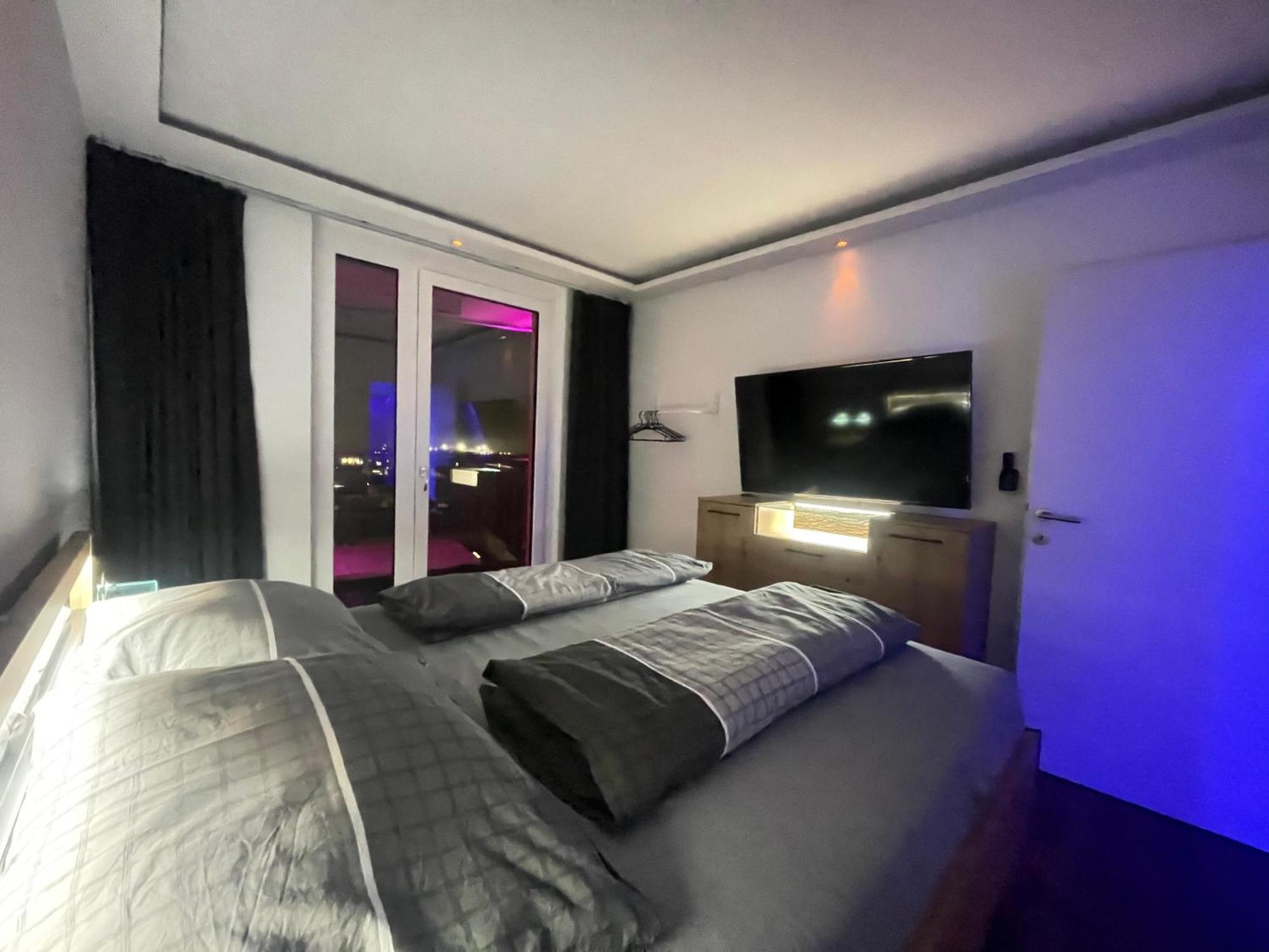 100 Qm Penthouse, Self-Check-In, 2 Parkplaetze Apartamento Graz Exterior foto
