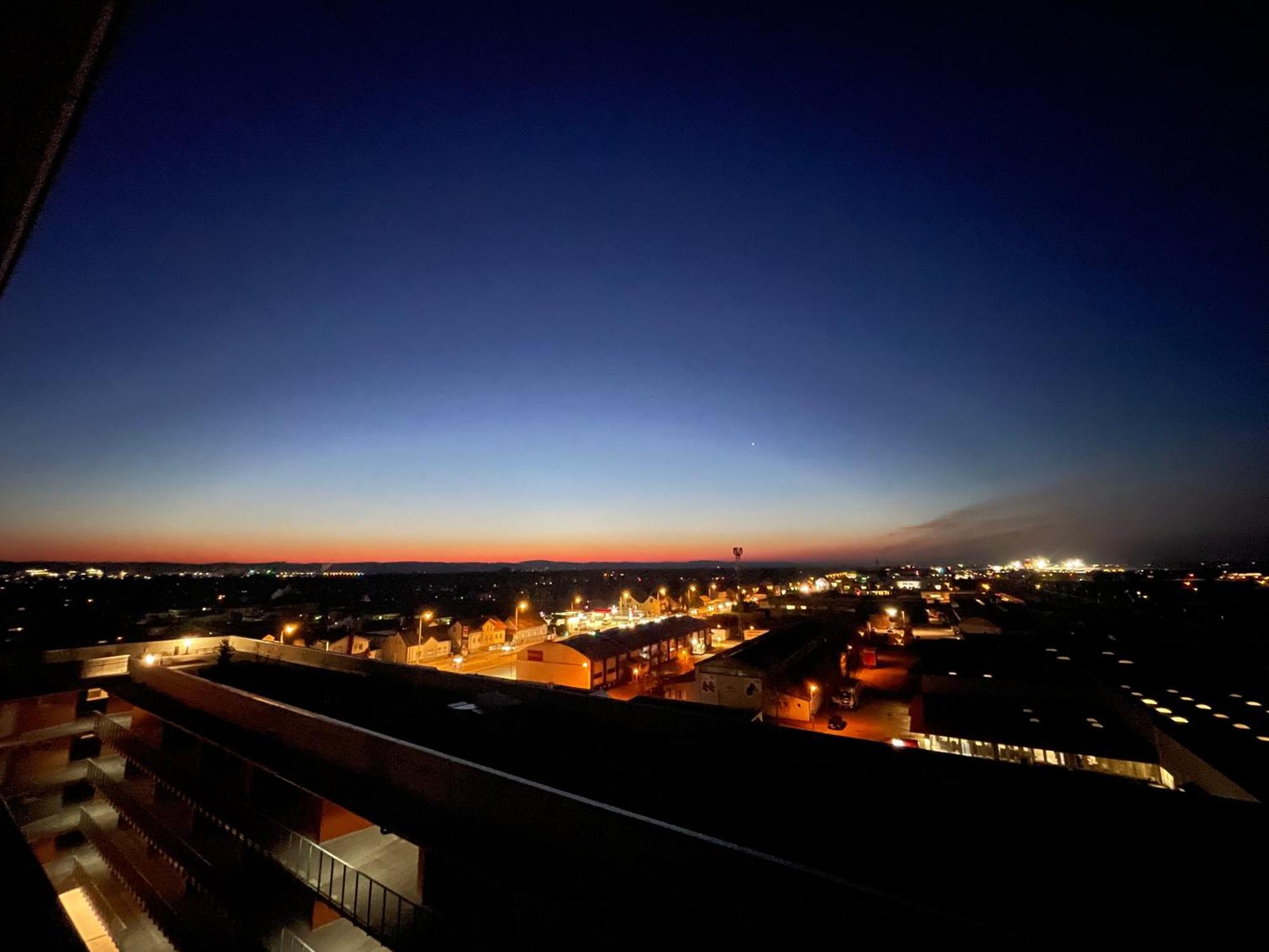 100 Qm Penthouse, Self-Check-In, 2 Parkplaetze Apartamento Graz Exterior foto