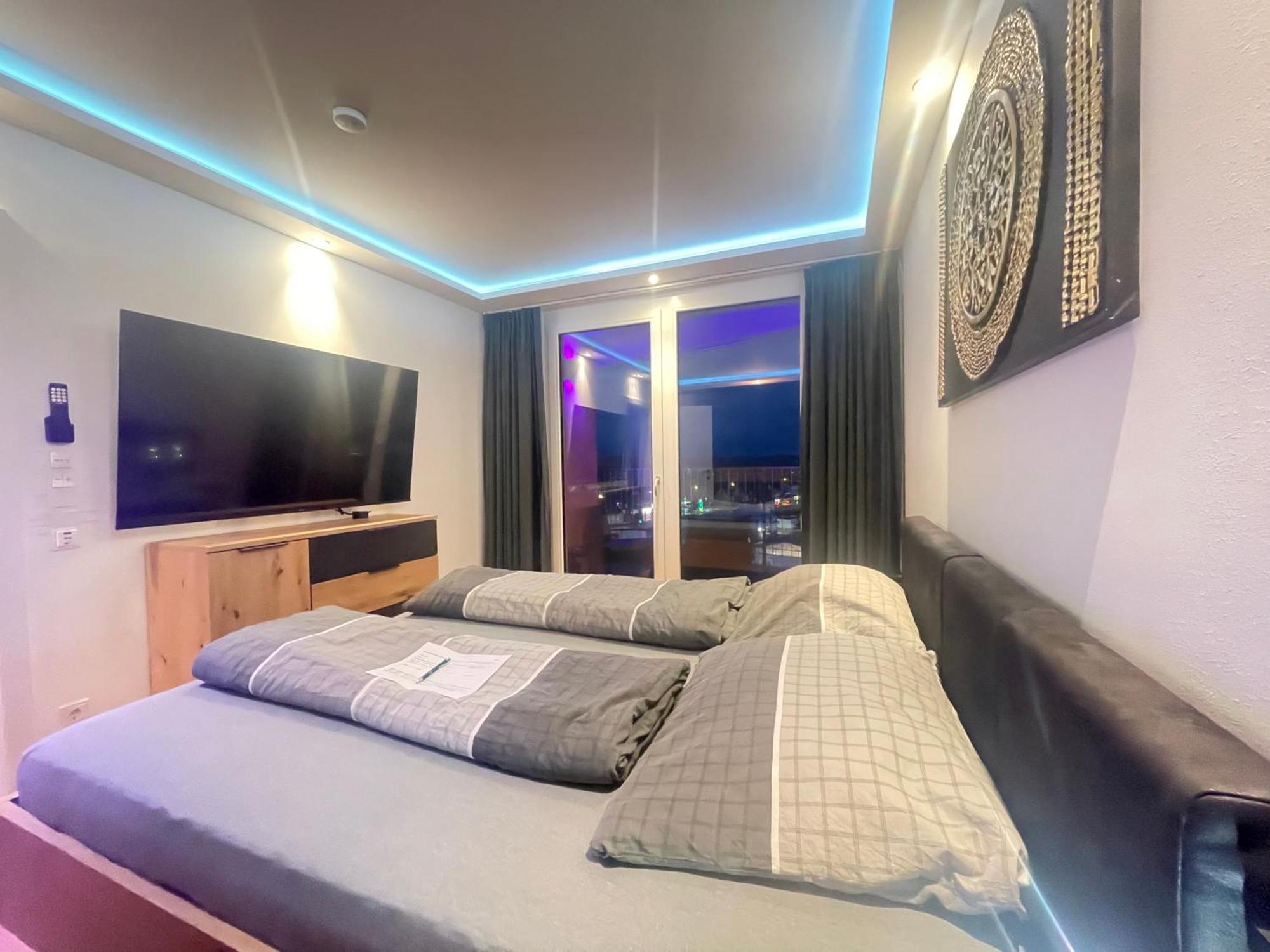 100 Qm Penthouse, Self-Check-In, 2 Parkplaetze Apartamento Graz Exterior foto