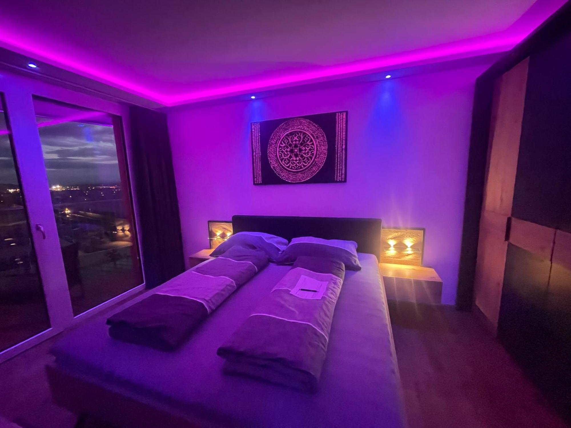 100 Qm Penthouse, Self-Check-In, 2 Parkplaetze Apartamento Graz Exterior foto
