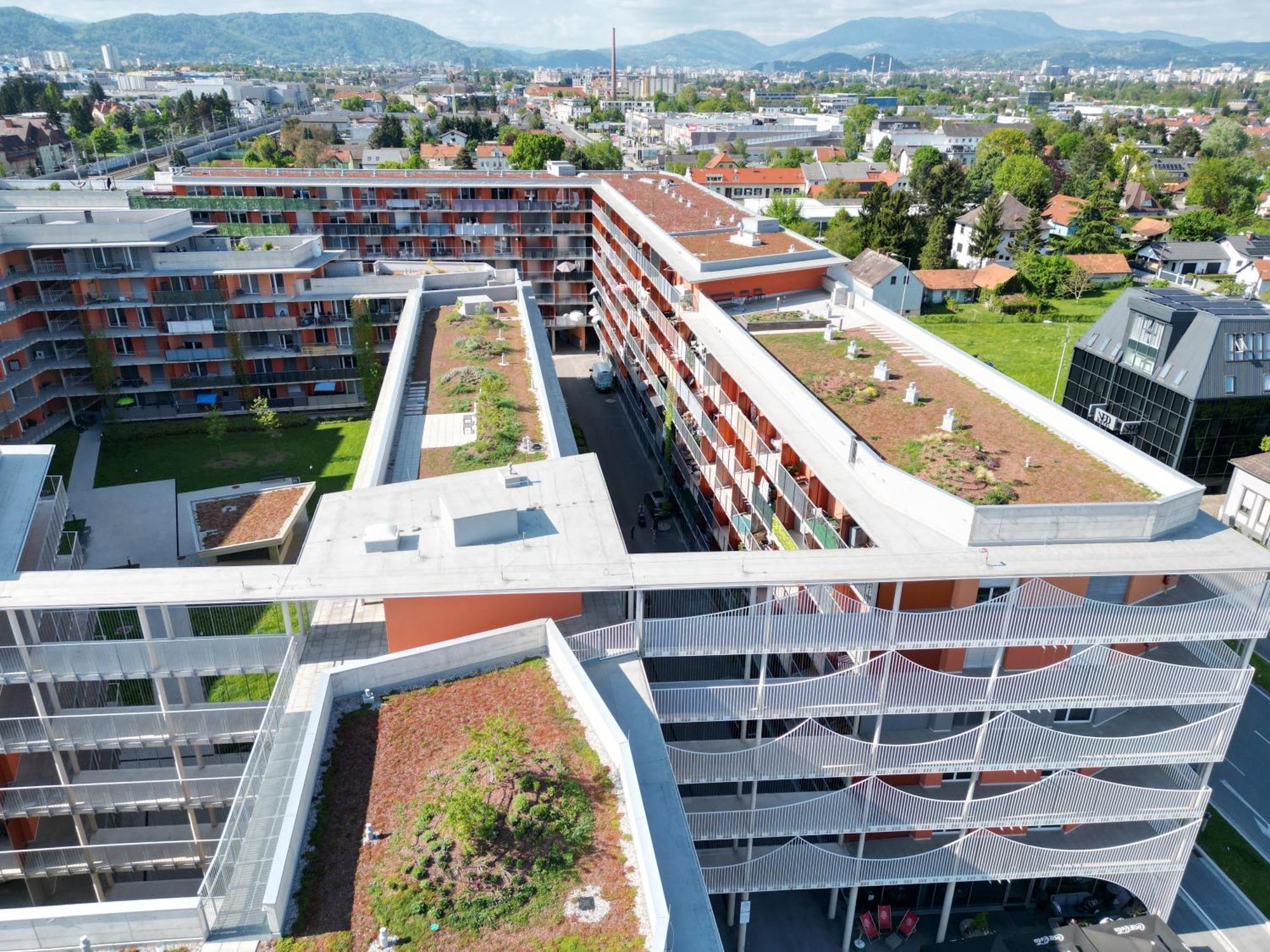 100 Qm Penthouse, Self-Check-In, 2 Parkplaetze Apartamento Graz Exterior foto