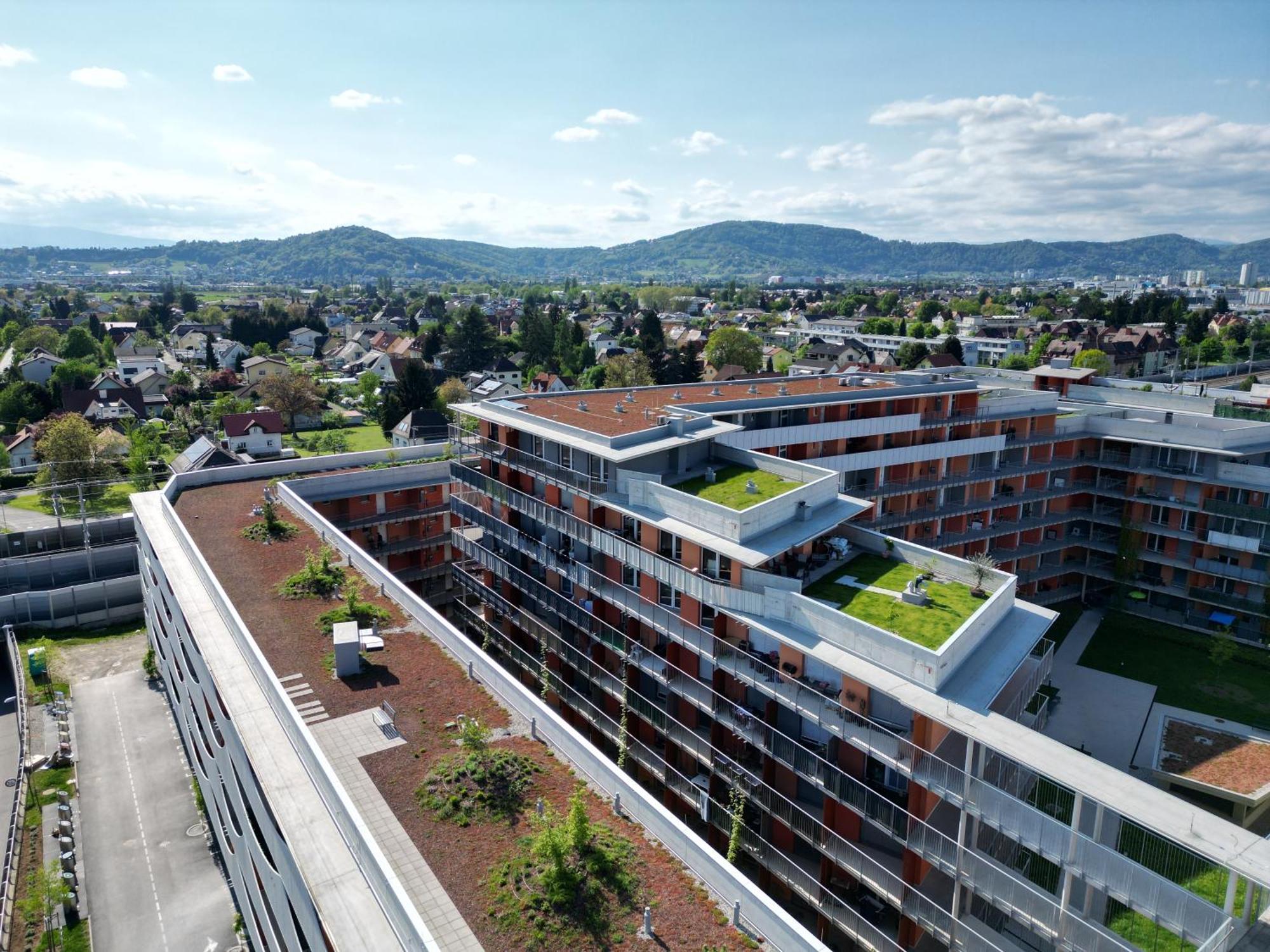 100 Qm Penthouse, Self-Check-In, 2 Parkplaetze Apartamento Graz Exterior foto